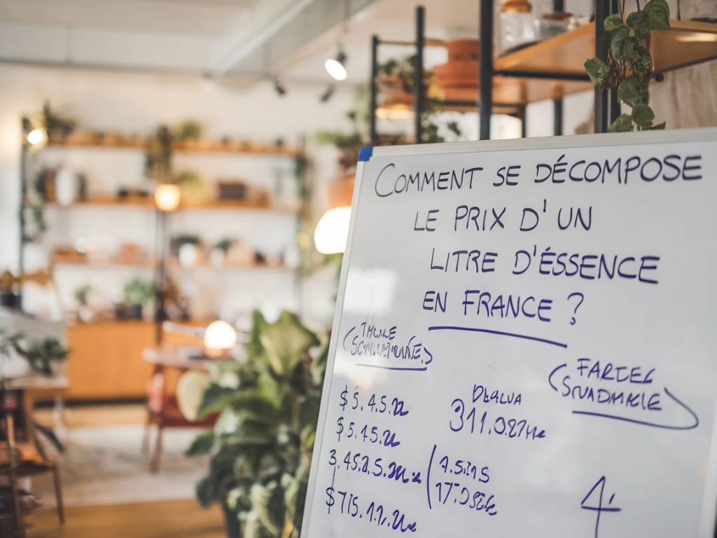Comment se décompose le prix d'un litre d'essence en France ? Explication détaillée